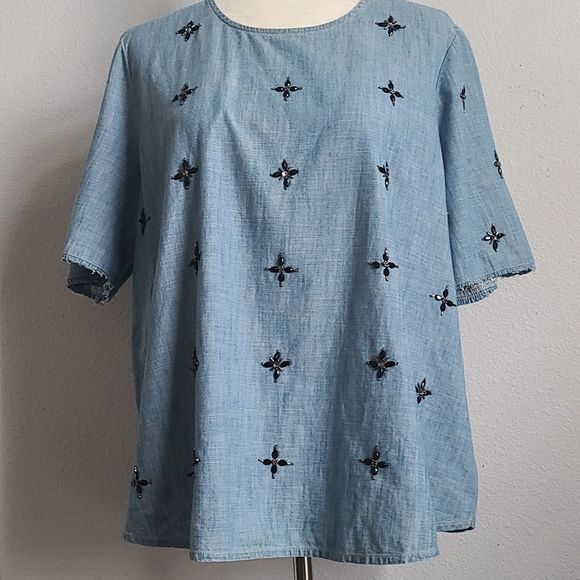 GAP Tops - GAP 1969 WOMAN'S TOP